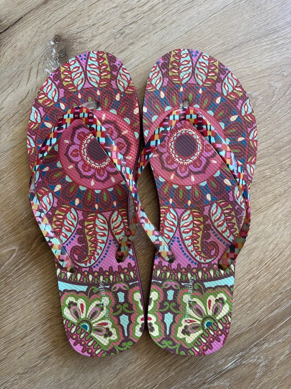 Vera Bradley Pink Resort Medallion Flip Flops - Image 2