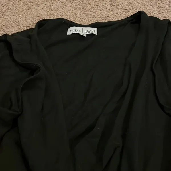White House black market wrap top M‎ - Image 5
