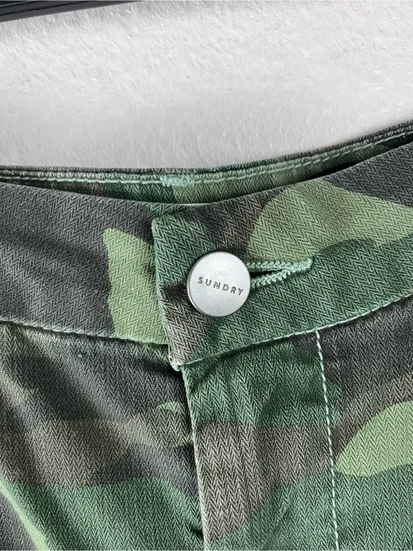SUNDRY No. 95 Green Camo Stars Joggers Size 27 Casual Glamping Boho Hunting - Image 9