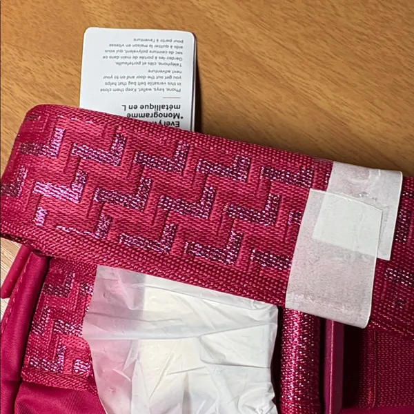 Lululemon Everywhere Belt Bag 1L NWT L Monogram Metallic. BRML/SLVR - Image 3