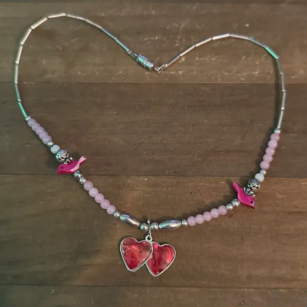 Vintage rose quartz bead abalone double heart and cardinal necklace - Image 2