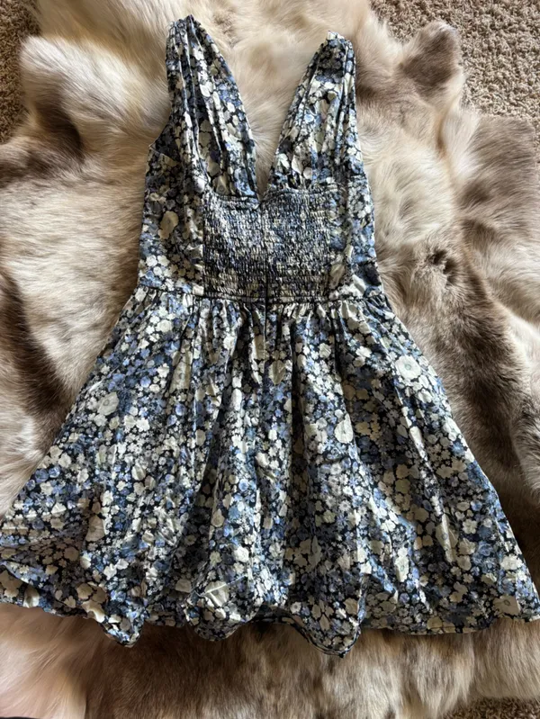 Vici Blue Floral V-Neck Mini Dress - Image 8