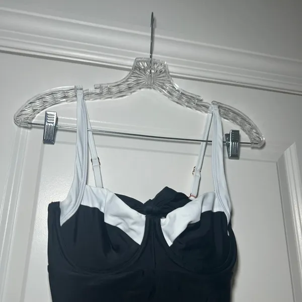 NWT Quince Italian Underwire One-Piece Swimsuit black white women's small basic - Image 2