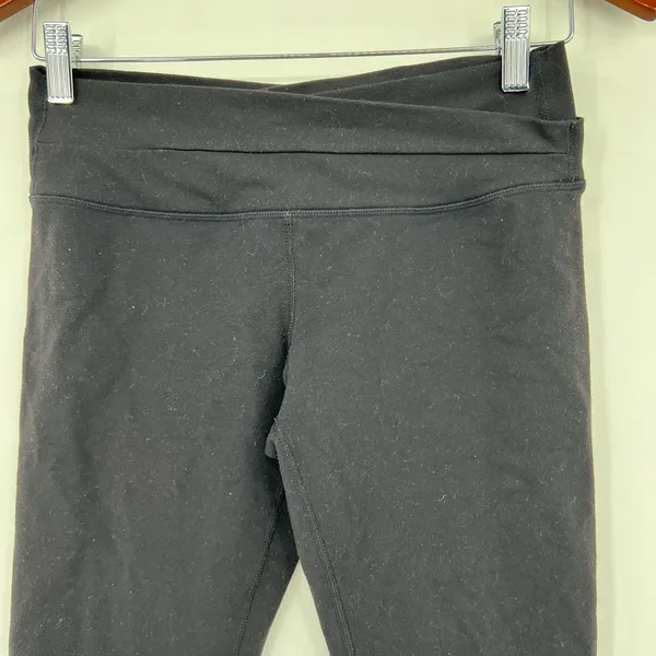 Lululemon black basic cropped leggings pants athleisure gym neutral chic size 6 - Image 7