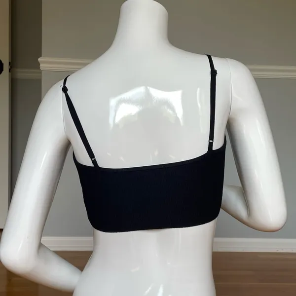 Aritzia Babaton Black Knit Cropped Cami Tank Top Women’s Size S Stretch - Image 4