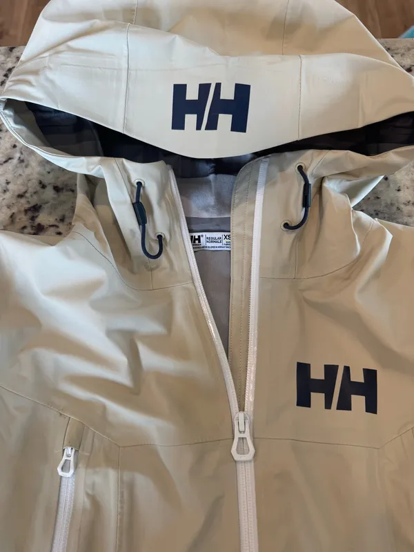Helly Hansen Women’s Cream Rain Jacket  - Image 2