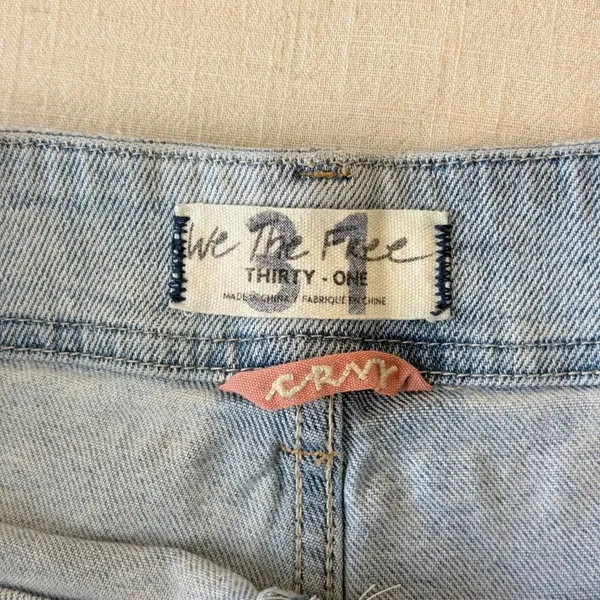 We The Free CVRY High Rise Denim Cutoff Shorts Womens 31 Light Blue Wash - Image 4