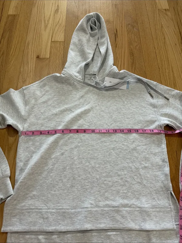 NWT Travis Mathew Light Grey Skyloft Soft Hoodie Sz XS - Image 4