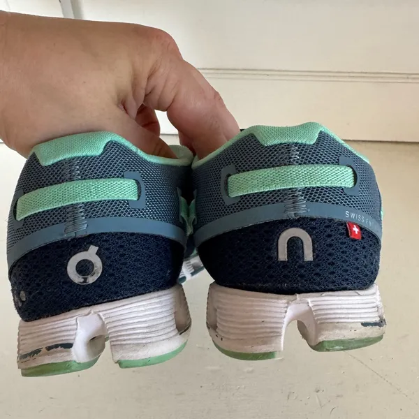 On Cloud‎ women’s mint teal blue running shoes size 7 - Image 7