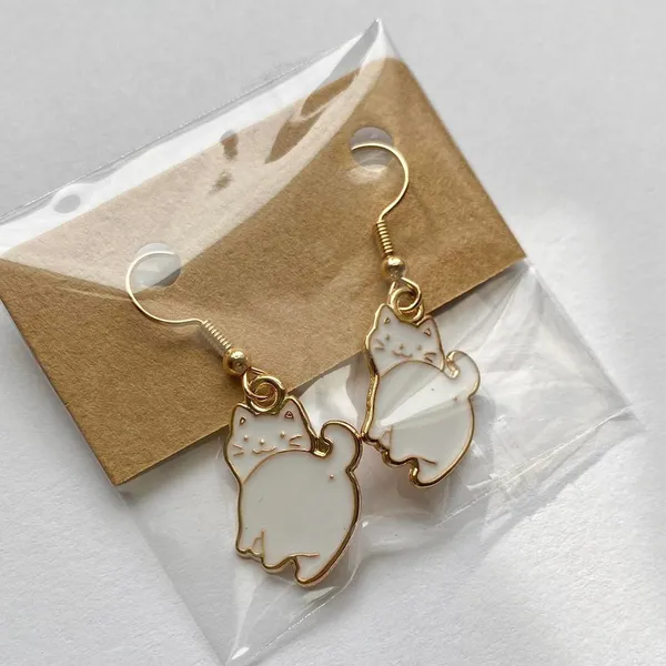 Handmade simple white cat Kawaii dangle earrings 🐈 - Image 3