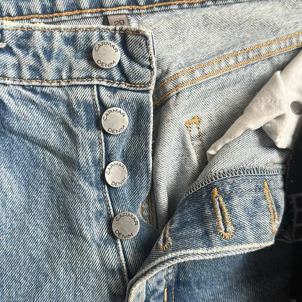 Carmar jeans size 29 - Image 4