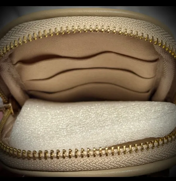 Badgley Mischka Beige Crossbody Quilted Phone Bag. BNWT - Image 5