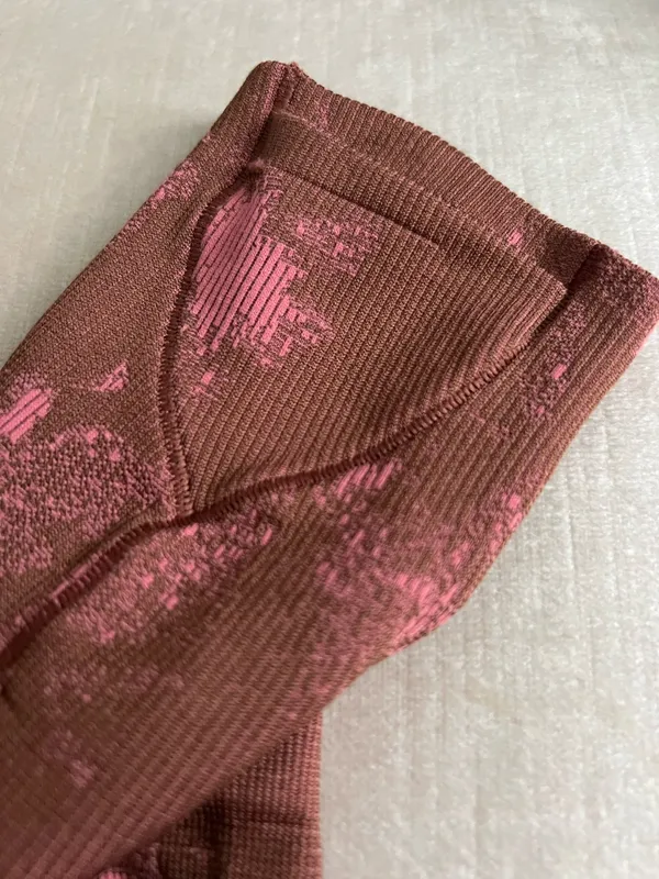 Lululemon Long Sleeve Swiftly Tech with Thumb holes - Image 4