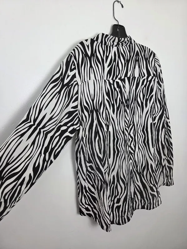 Big Dart Zebra Print Button Up Shirt Blouse Top Viscose Lightweight Comfy Large - Image 8