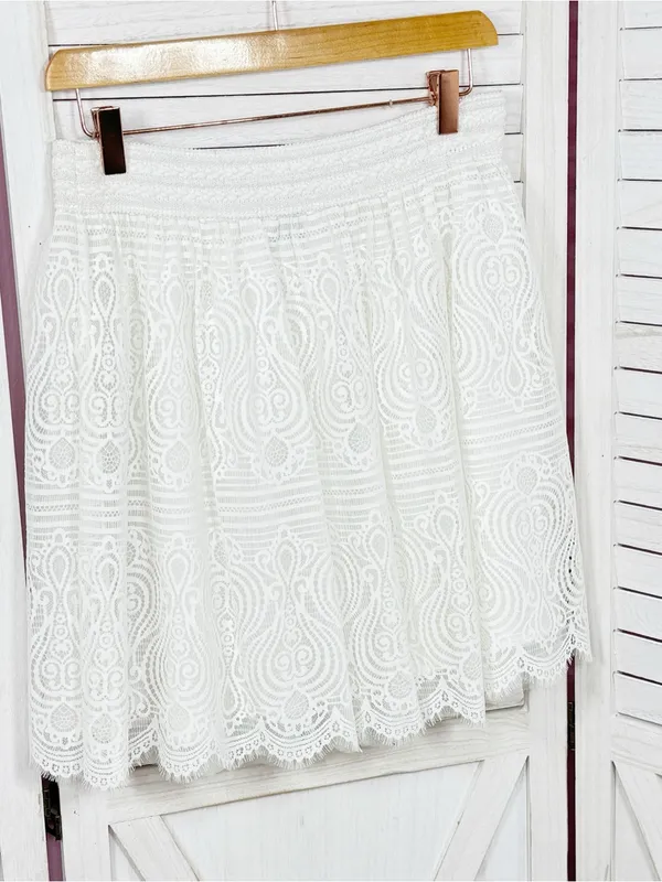 Bebe Lace Scallop Hem Mini Skirt White Medium Elastic Waist Cottagecore Layered - Image 9