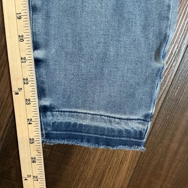 Judy Blue Distressed Boyfriend Jeans Light Wash Raw Hem Size 5/27 Relaxed Denim - Image 4