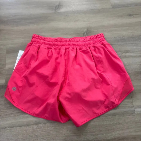 NWT Lululemon Hotty Hot Low-Rise Lined Short 4" Lip Gloss Women Size 4 - Image 5