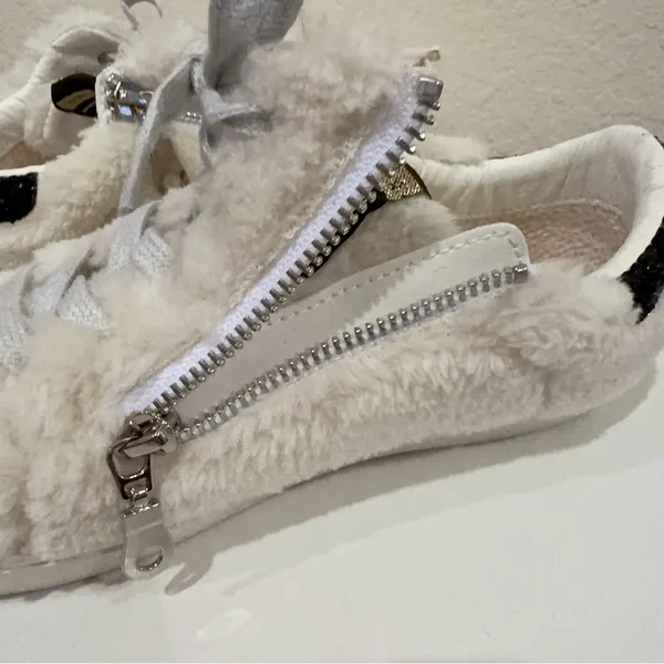 Vintage Havana Women's Melina Embellished Faux Fur Sneakers Size 6 Preowned - Image 10