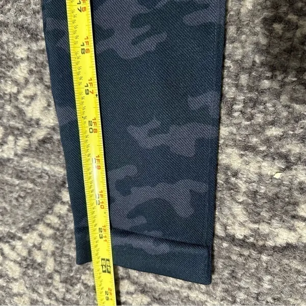 Spanx Women’s Size M Black Camo Seamless Look At Me Now Leggings - Image 11