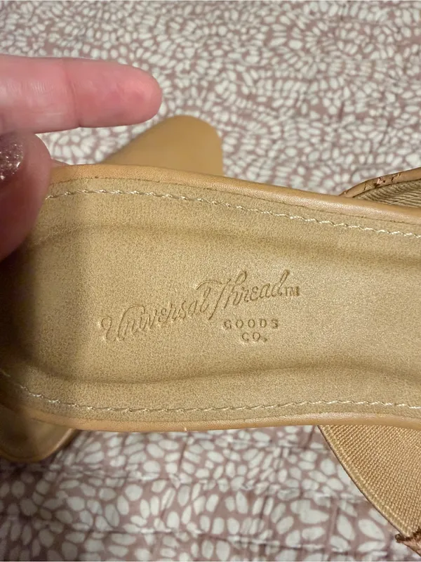 Universal Threads tan slip on loafers size 7 - Image 4