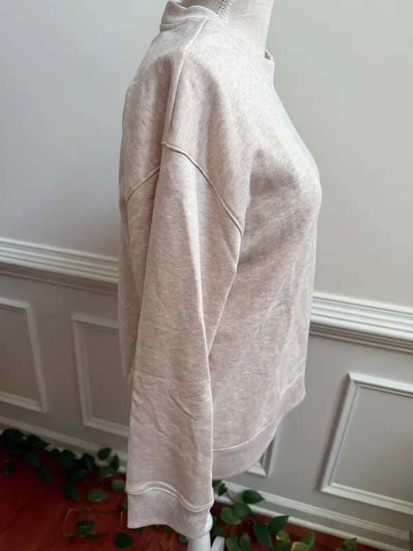 Time and Tru Sweatshirt - Image 6