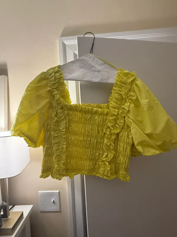 Smocked Puff Sleeve Top in Yellow - Image 4