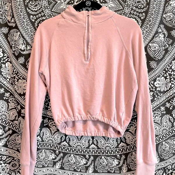 La Hearts Cropped Hoodie - Image 2