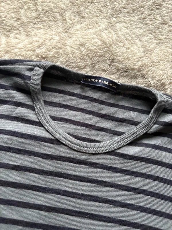 Brandy Melville Long Sleeve - Image 2