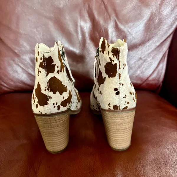 Maurices Cream and Brown Cowprint Ankle Boots - Image 6