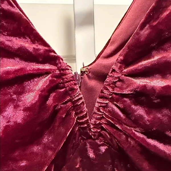 Guess‎ Burgundy Velvet Mini Dress Size 4 NWOT Whimsigoth Party Cocktail Glam - Image 7