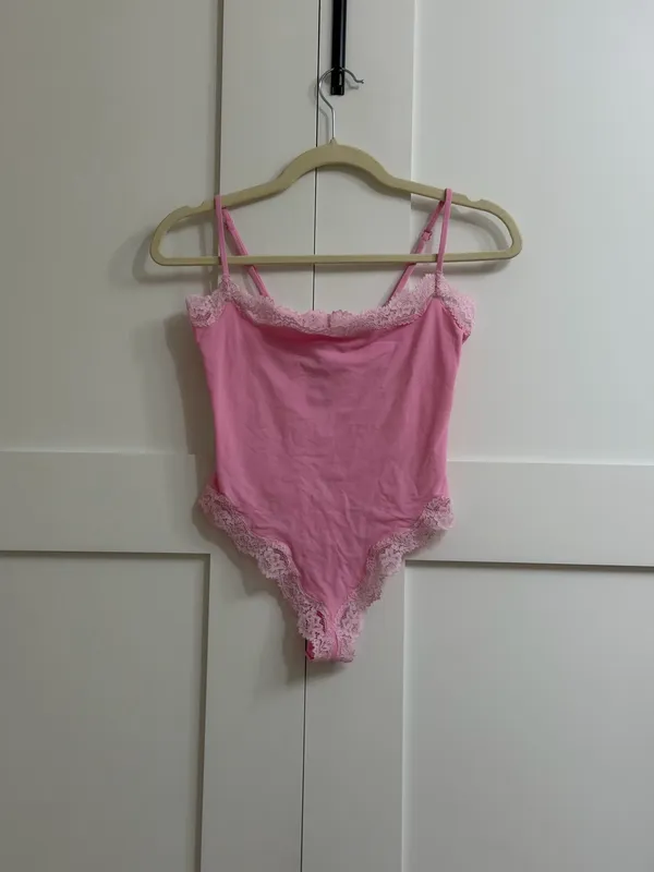 NWOT Skims Fits Everybody Lace Cami Bodysuit SMALL - Image 3