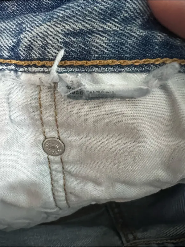 Levi’s 501 High Rise Distressed Button Fly 6 in Inseam Cut Off‎ Raw Hem Shorts - Image 7