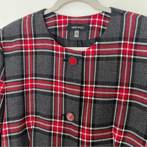 Nine West plaid over coat/blazer in size 16 red gray white - Image 4
