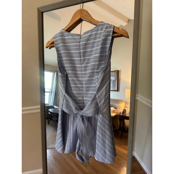 Doe & Rae Women's Blue Striped Sleeveless Shirt Large - Image 5