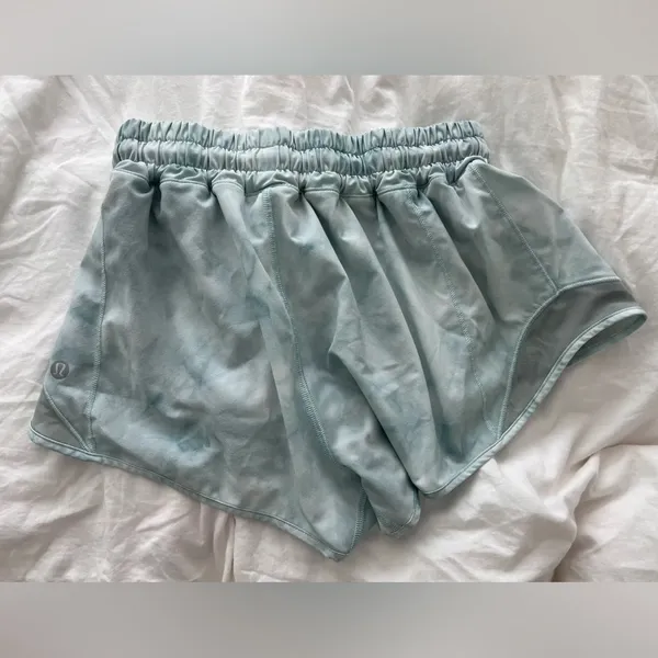 Lululemon Hotty Hot 2.5" Shorts Blue Size 4 - Image 2