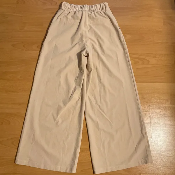 Alo Yoga High-Waist Dreamscape Trouser (Short) Macadamia XXS - Image 6