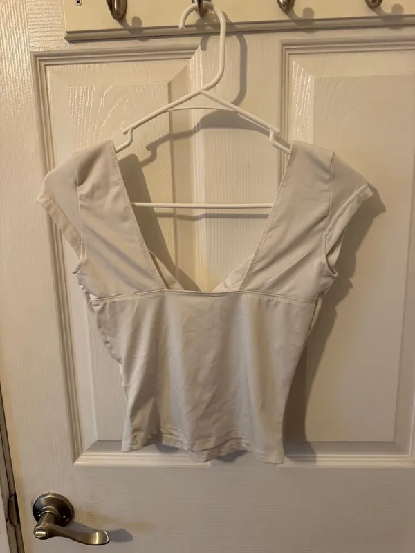 White crop top - Image 2