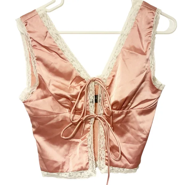 WHITE FOX‎ BOUTIQUE Size Medium Pink Satin Lace Trim Tie Keep Doing You Crop - Image 2