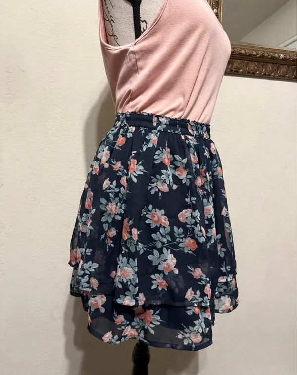 Abercrombie & Fitch Floral Skirt - Image 3