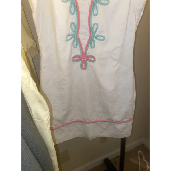 Vineyard vines embroidered white shift tunic dress size 2 - Image 3