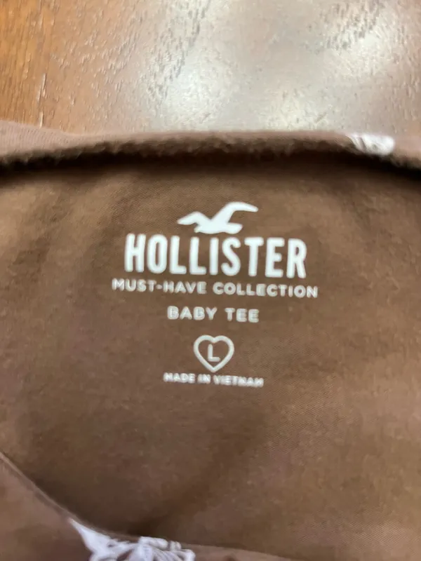 Hollister Butterfly Side Cinch Baby Tee Size Large - Image 4