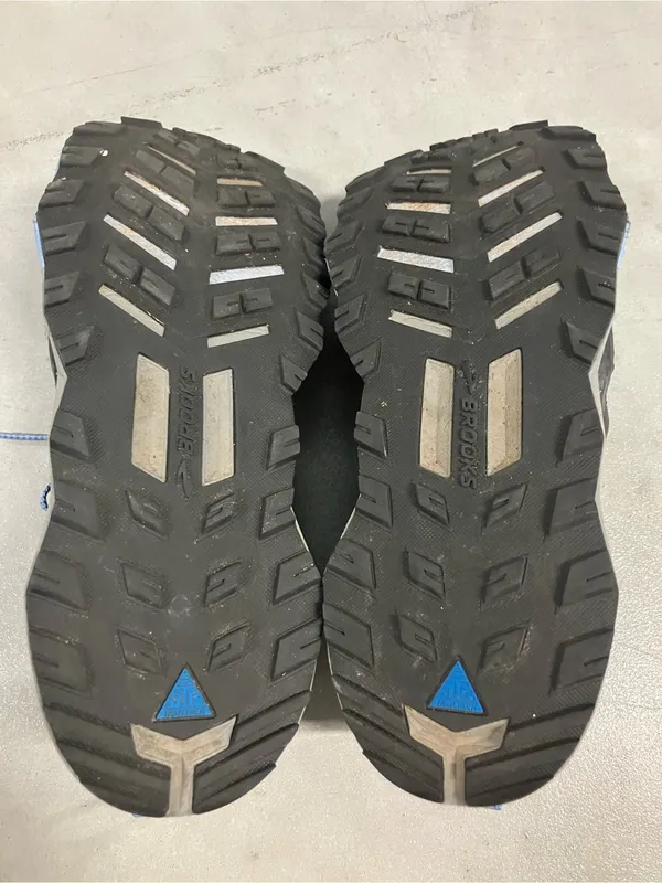 Brooks Women’s Divide 4 Trail Running Shoes in black and blue - Image 7