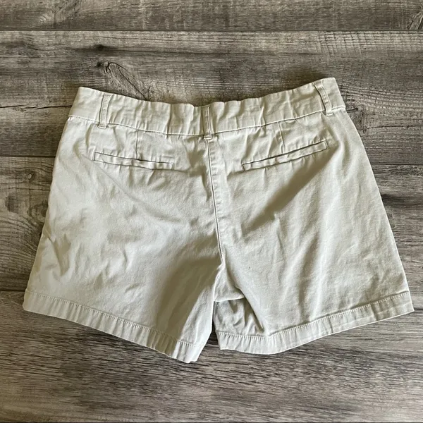 Late 2000s khaki shorts - Image 2