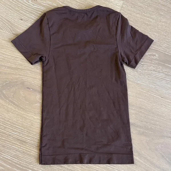 Skims Fits Everybody T-shirt Size XXS in Brown - Image 4