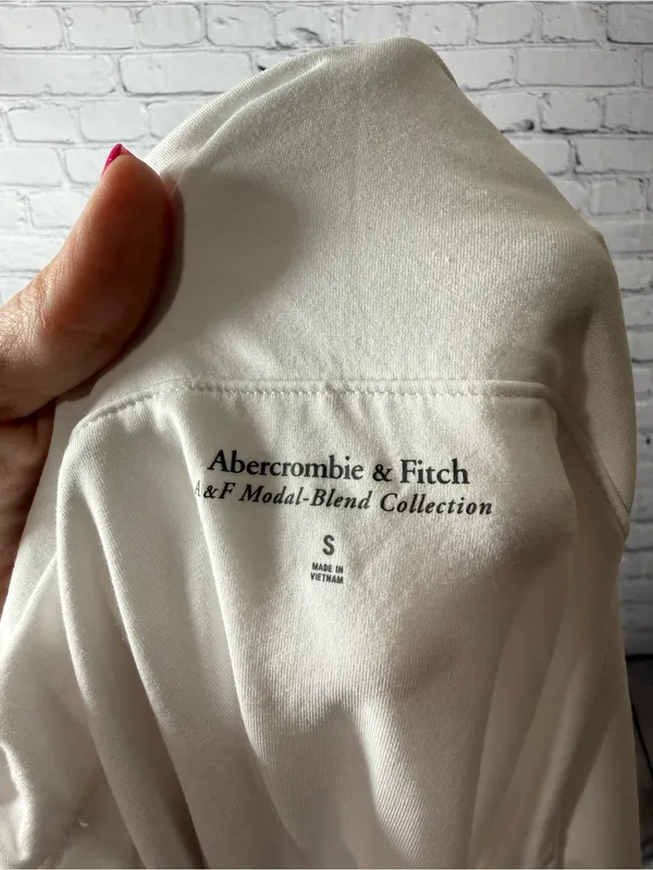 Abercrombie and fitch Women’s White Off-Shoulder Drape Top - Image 10