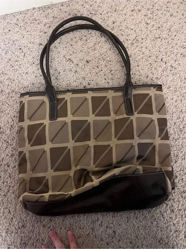 Nine & Co. tote brown and tan geometric pattern - Image 4