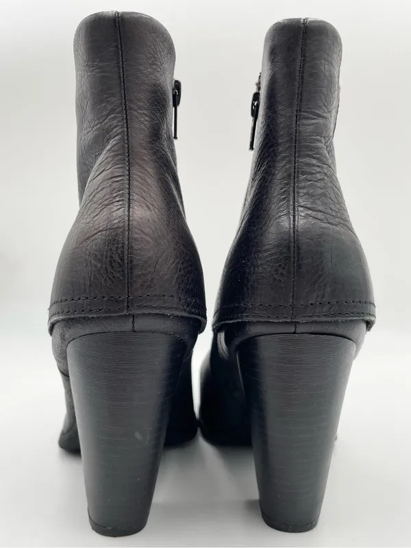 B.O.C. Born Concept Ankle Boots Size 9 Black Leather Foldover Cuff Side Zipper - Image 5