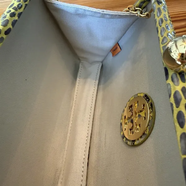 Tory Burch Handbag RARE Clutch Yellow Hard-side Leather Animal Print Chain Strap - Image 13