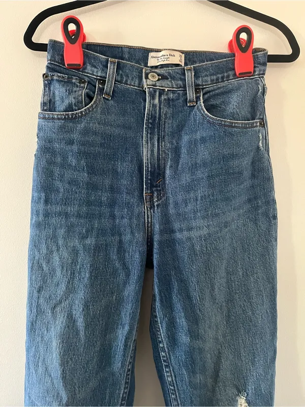 Abercrombie The 90s Straight Ultra High Rise Jeans 26 2 Medium Wash Distressed - Image 2