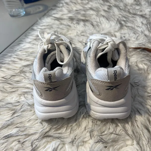 Reebok Adorable chunky sneakers in neutral tones (white, beige, with navy accents) 🤍 Stylish, comfy, and perfect for everyday wear 👟💕 ✔️ Lightweight and comfortable ✔️ Lace-up closure ✔️ Trendy chunky style ✔️ Gently used, in great condition 💖 Perfect for school, outings, or casual outfits 💖 Easy to match with dresses, jeans, or sets - Image 7